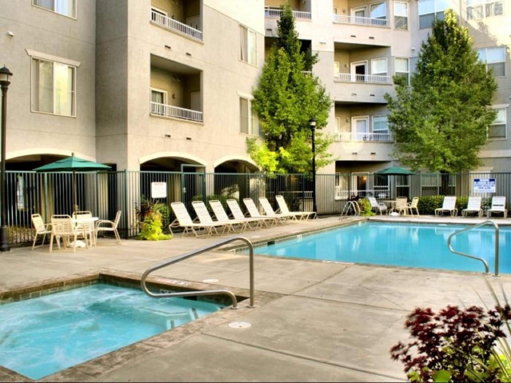 Deluxe Downtown Condo Close To Everything! Солт Лейк Сити Екстериор снимка
